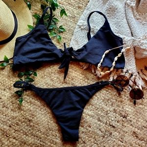 Tropical bikinis 👙